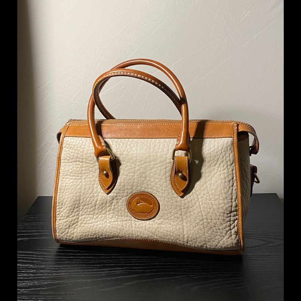 Vintage Dooney & Burke 💕